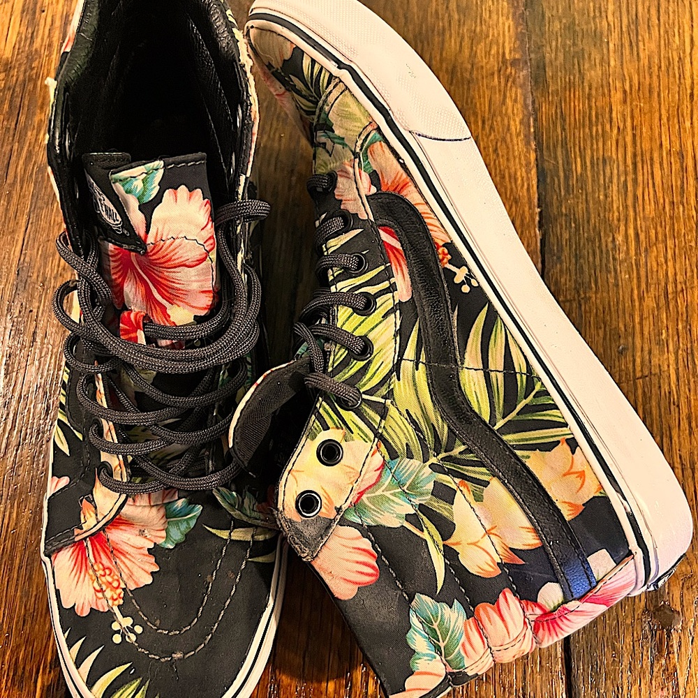 VANS Hightop Floral Print Size 10 Women’s Size 8.5 Men’s